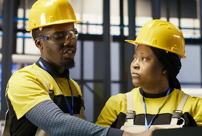 SHE Focus Professionals Lady and Man inspecting